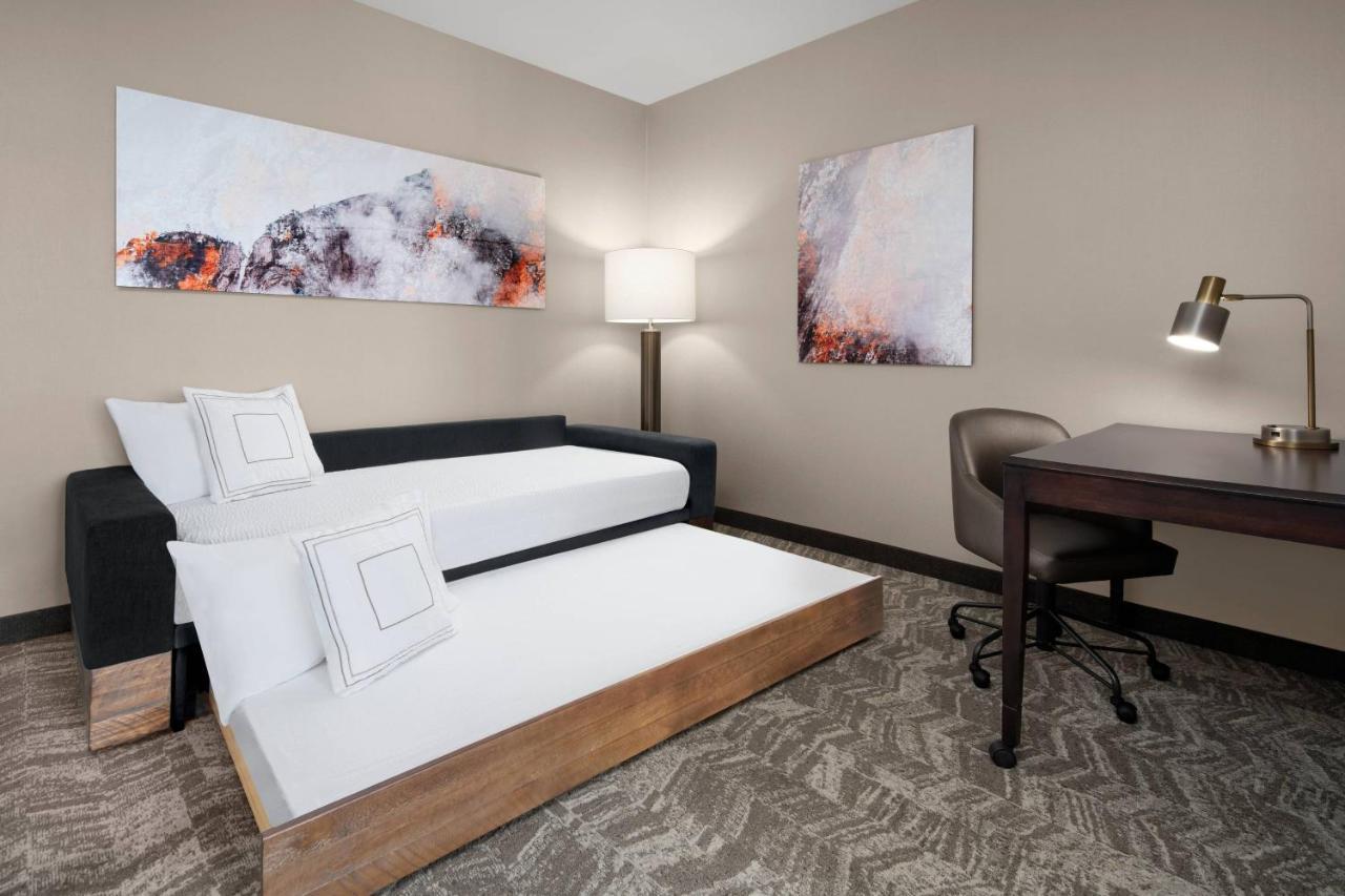 Springhill By Marriott Airport Hotel DEN
