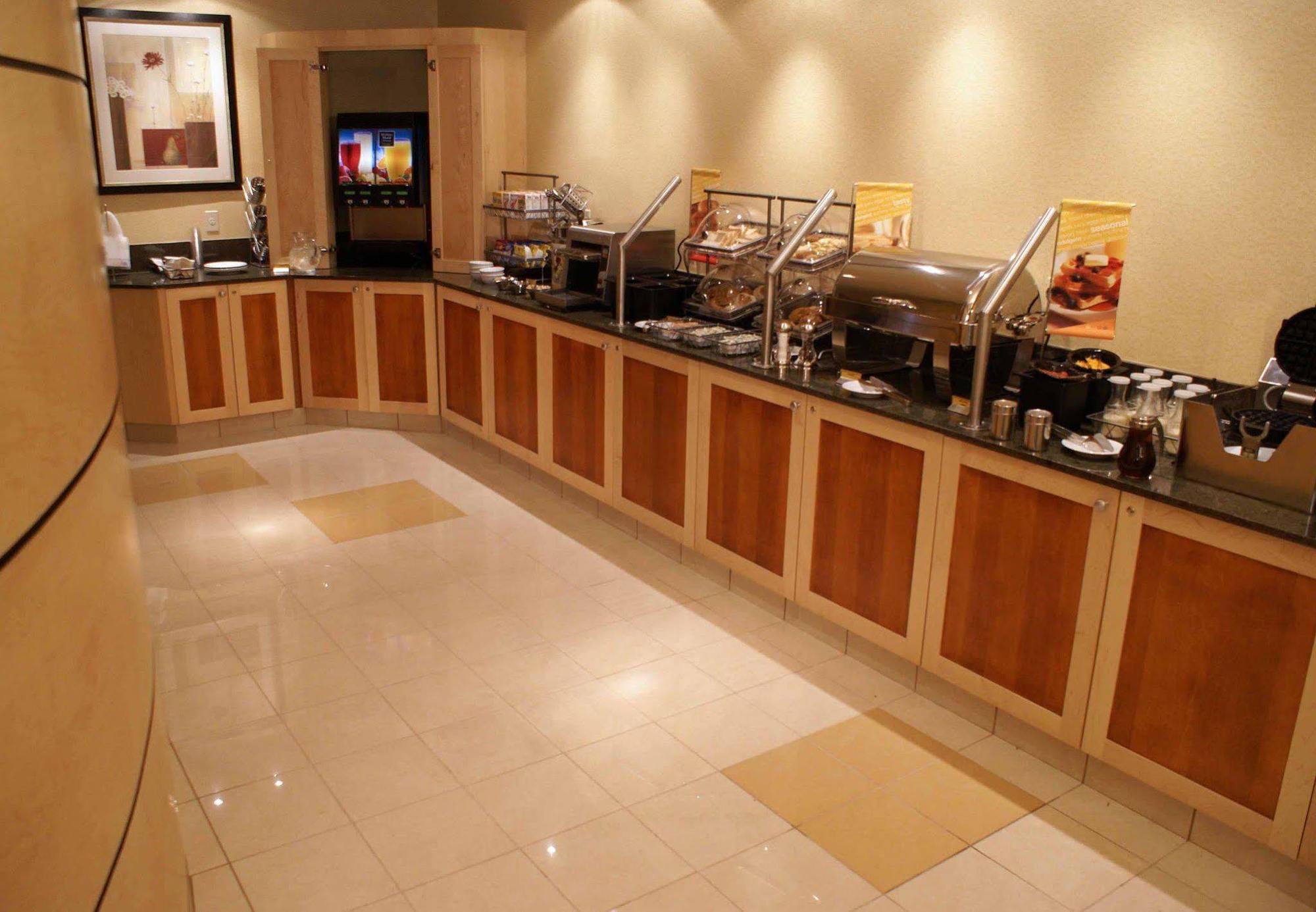 Springhill By Marriott Airport 3* DEN